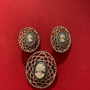 Vintage Cameo brooch and clip on Earrings